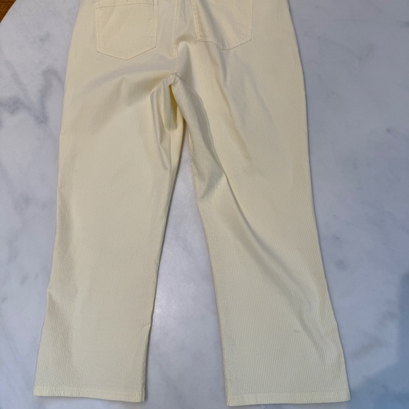 Women’s Capri Pants, Mario Serrani Italy- Size Large, 22” Inseam, Highrise cut - Picture 4 of 8